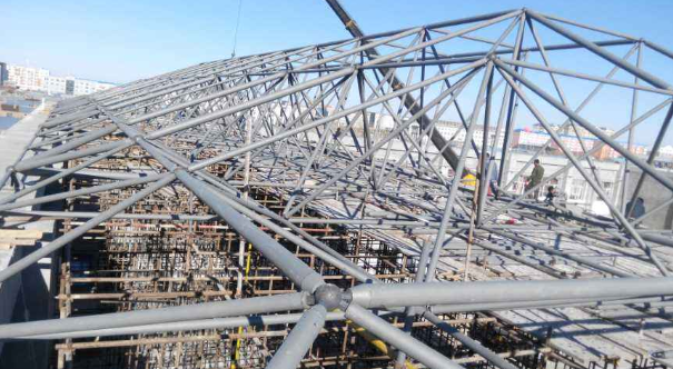 海城细数网架装配中抉择应用钢结构对室第的优势